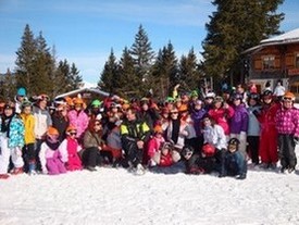 classe colonie montagne decouverte rousse sejour groupe gite hebergement ski pension vacance centre morzine 2